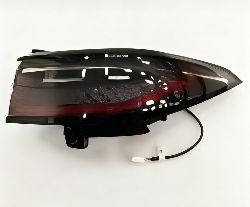 Right combination taillight assembly